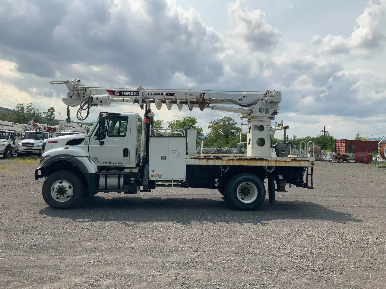 2019 INTERNATIONAL 7300