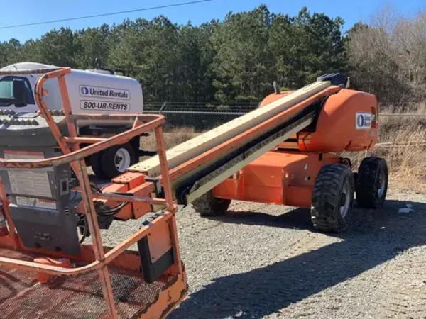 2017 JLG 600S