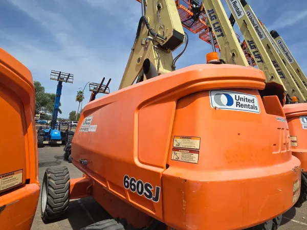 2019 JLG 660SJ