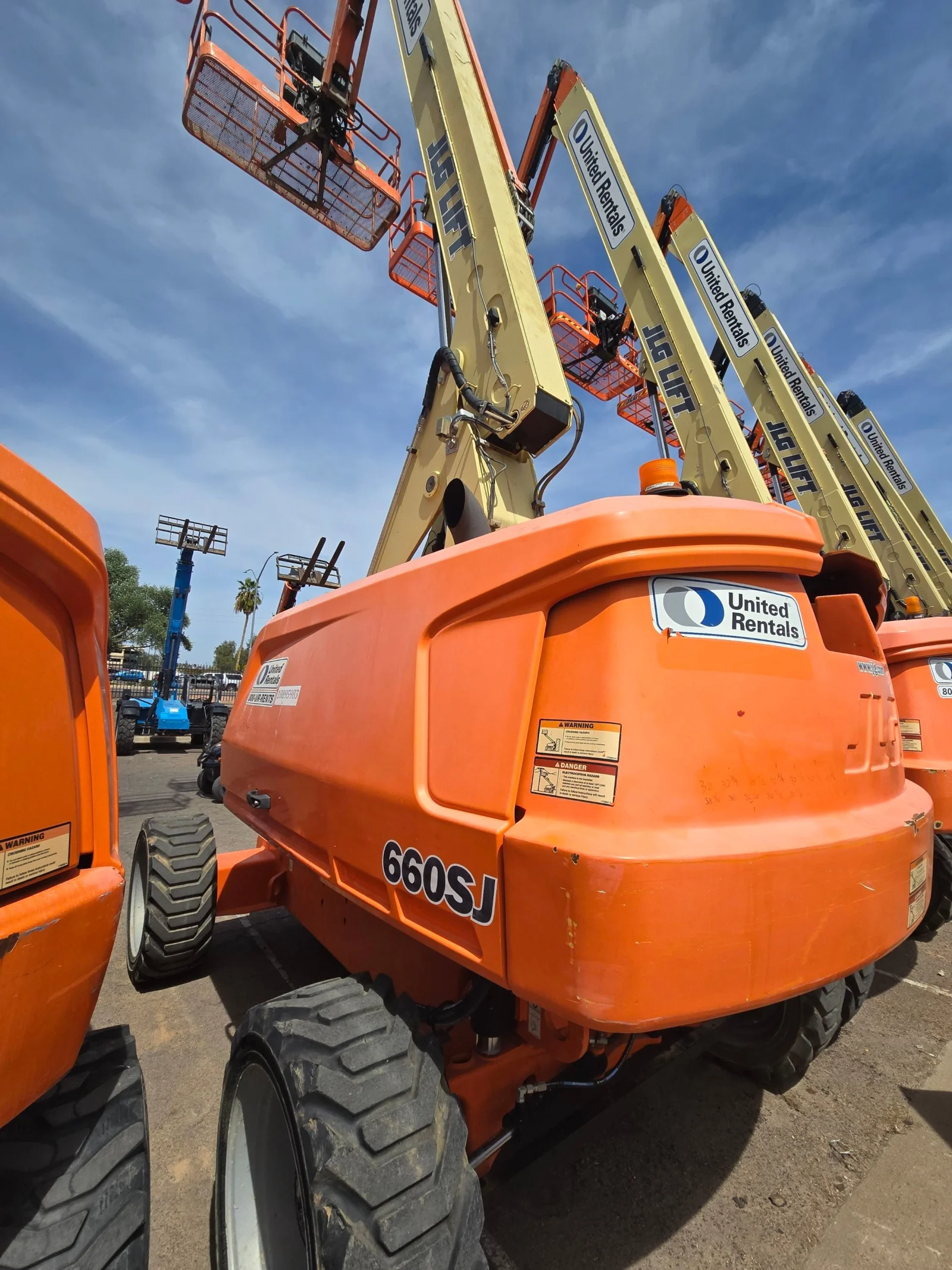 2019 JLG 660SJ