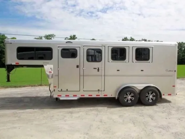 2016 Sundowner 3 Horse Gooseneck