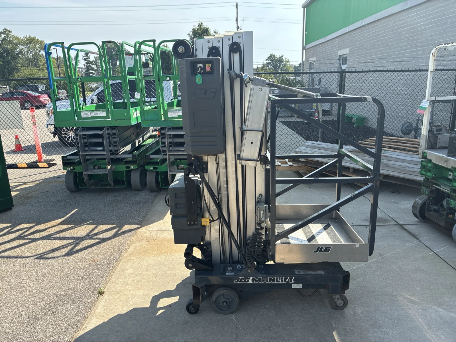 2016 JLG 25AM