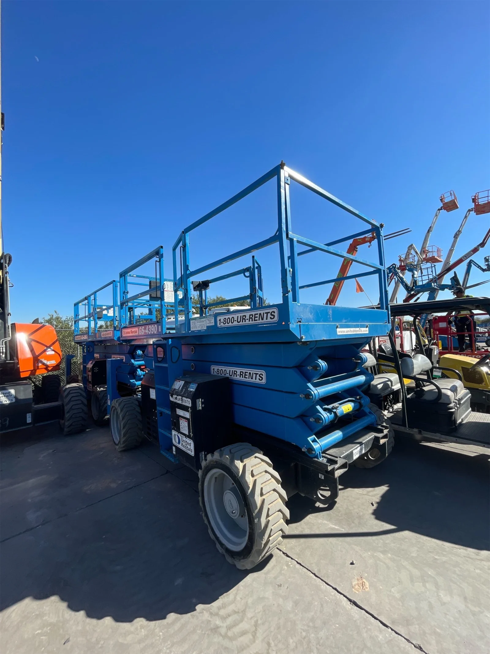 2016 Genie GS-4390 RT Rough Terrain