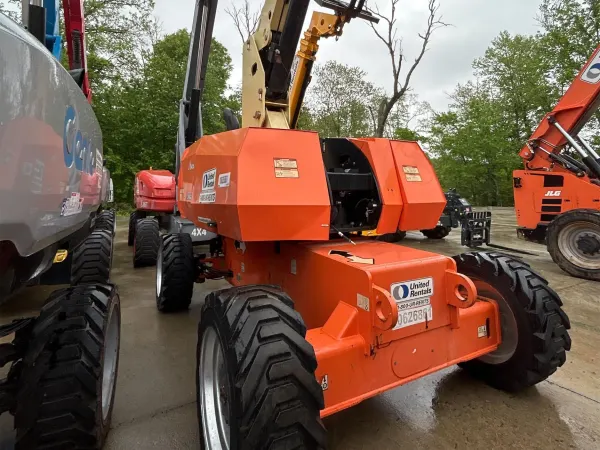 2017 JLG 800S