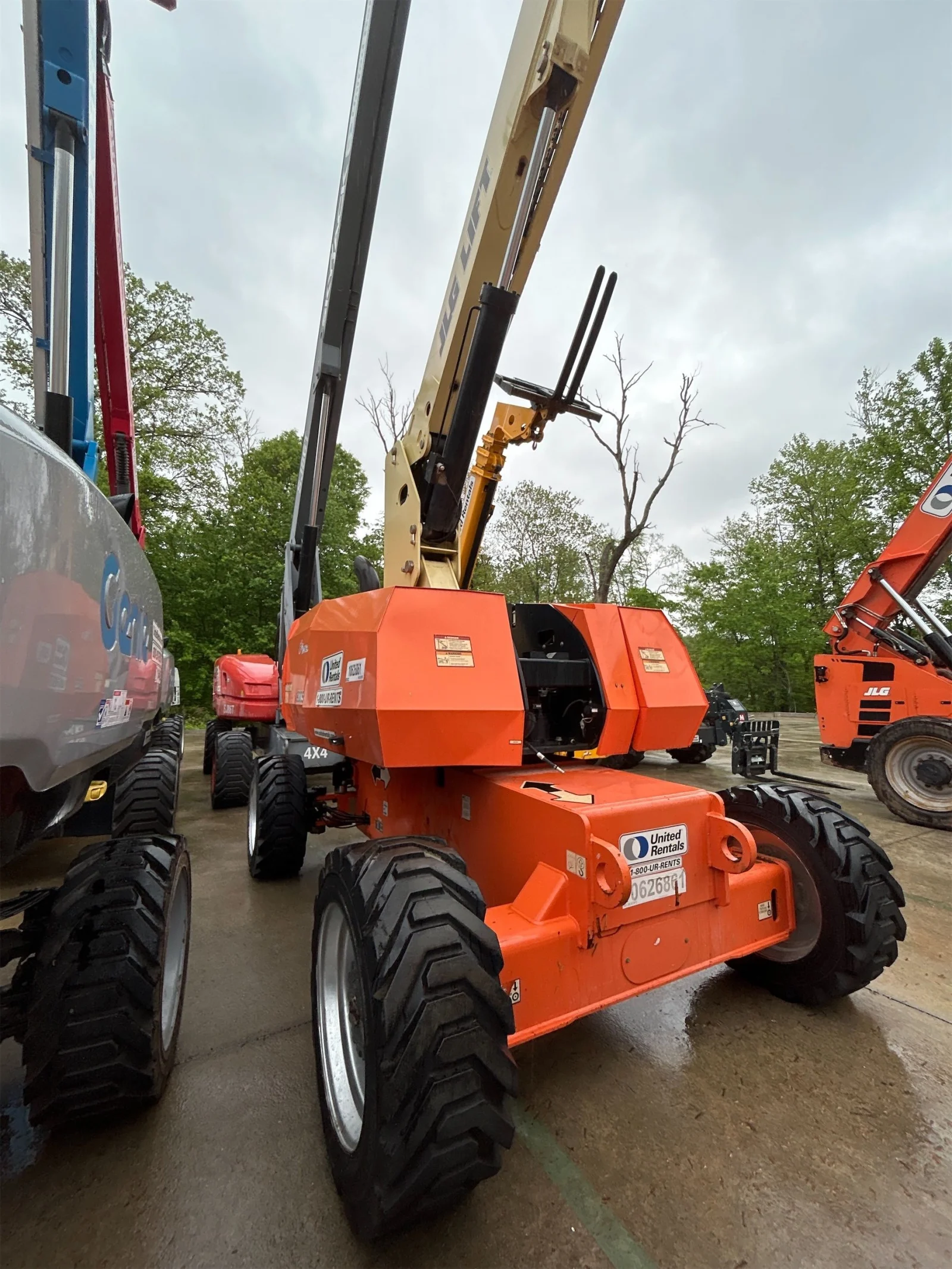 2017 JLG 800S
