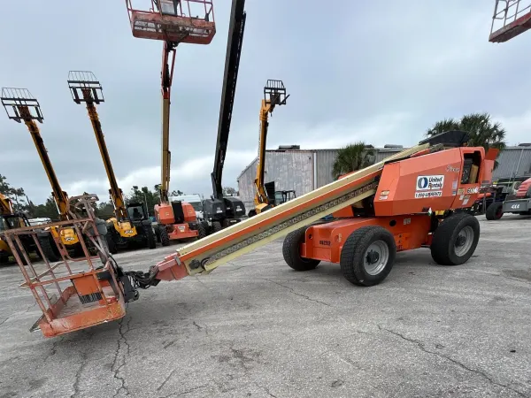 2017 JLG 600S