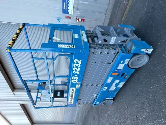 2018 Genie GS-3232