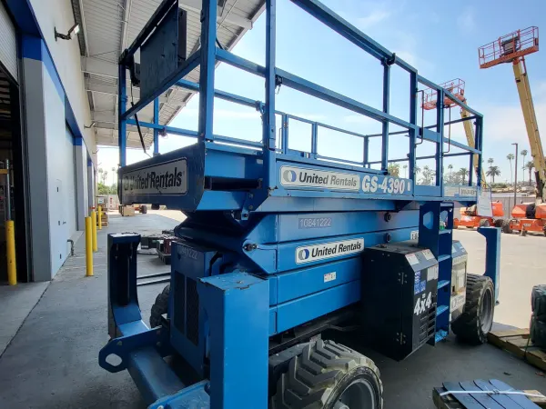 2018 Genie GS-4390 RT Rough Terrain
