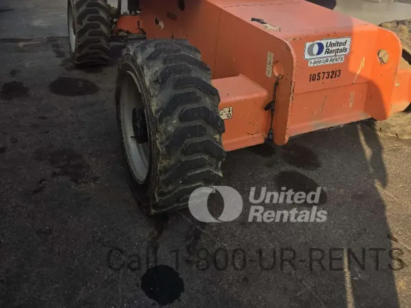2017 JLG 600S