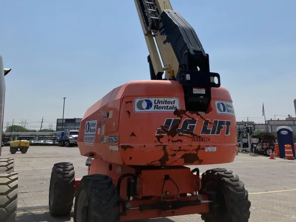 2017 JLG 660SJ