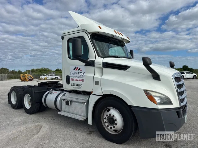 2019 Freightliner Cascadia 126