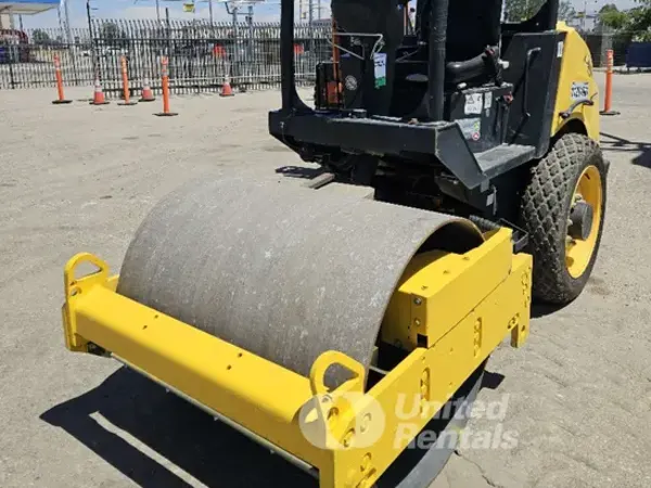 2021 BOMAG BW124DH-3 Single Drum