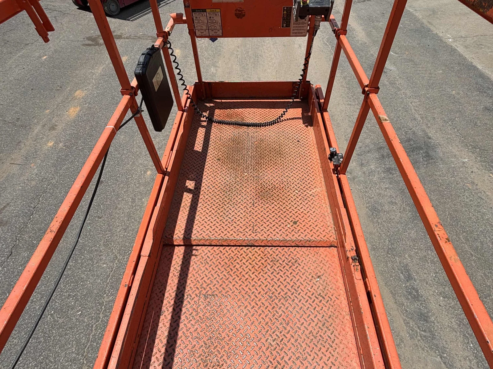 2017 JLG 3246ES
