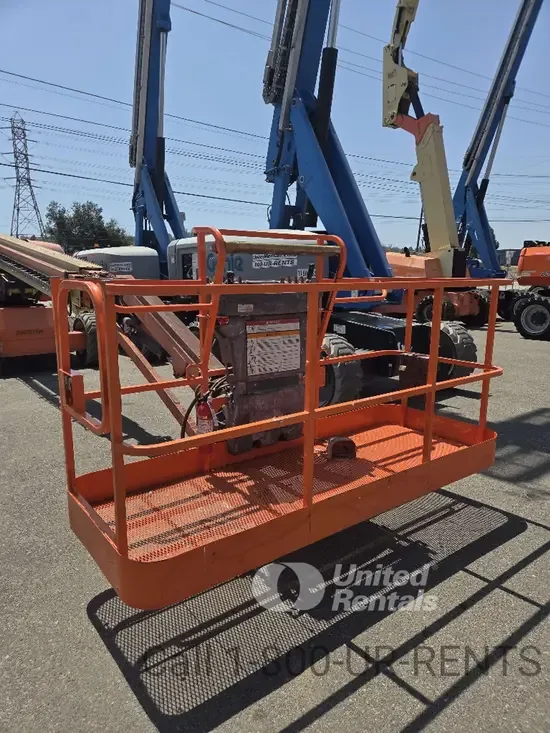 2018 JLG 660SJ
