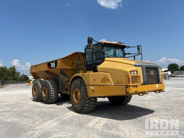 2019 Caterpillar 745