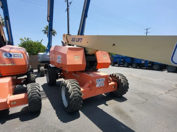 2017 JLG 800S