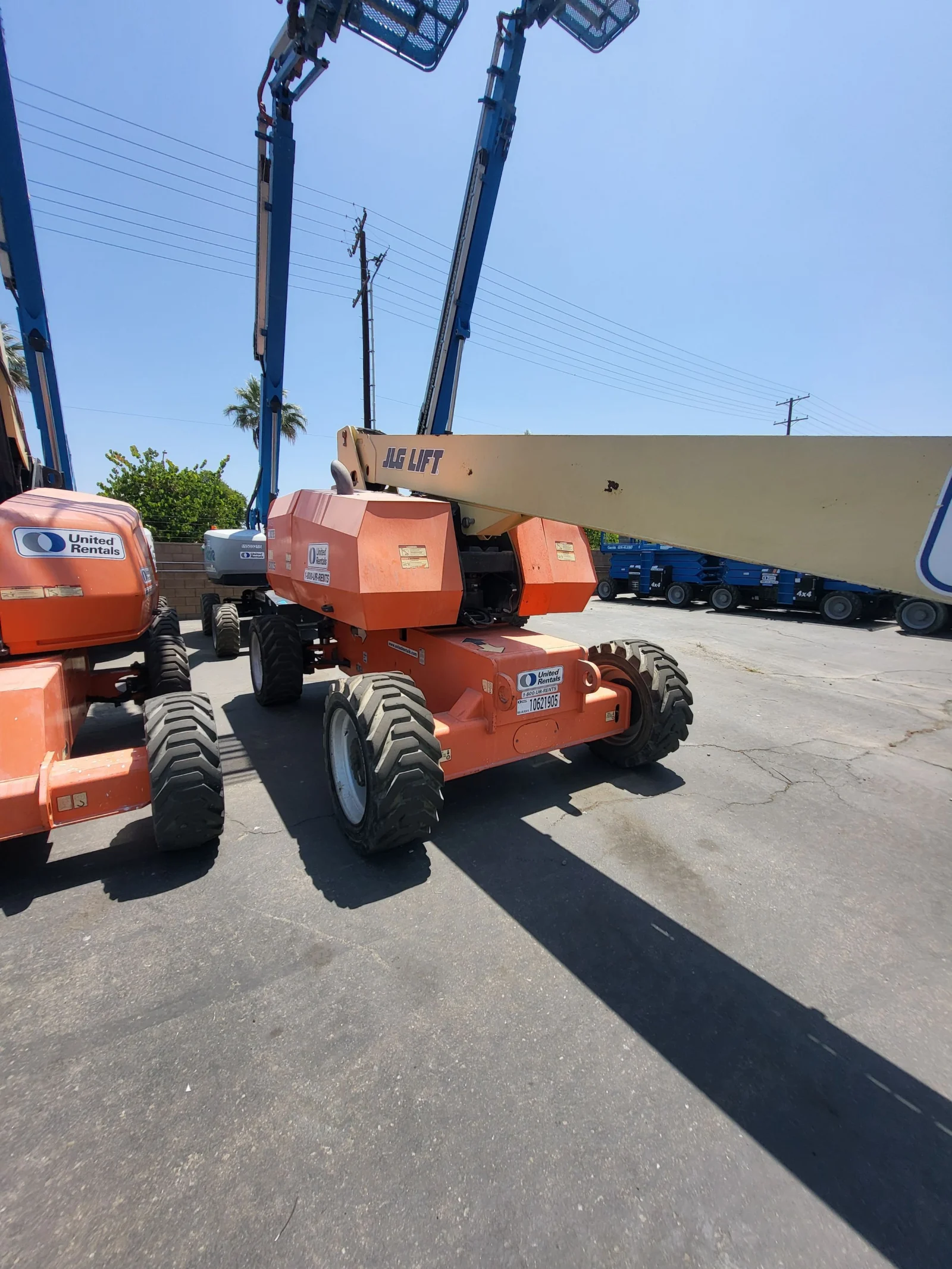 2017 JLG 800S