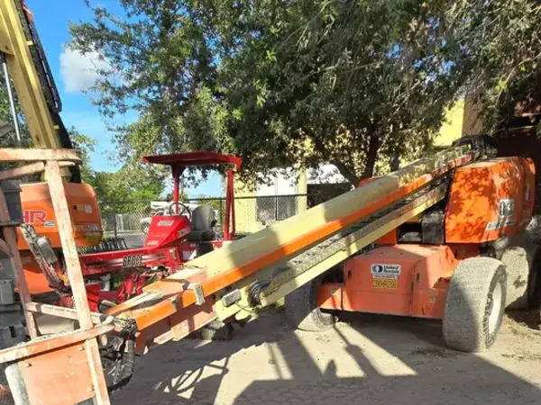 2017 JLG 600S