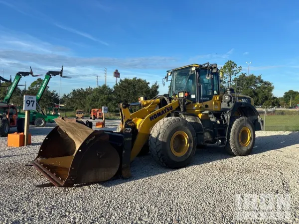 2023 Komatsu WA380-8