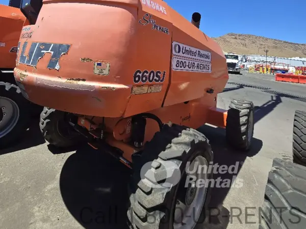 2017 JLG 660SJ