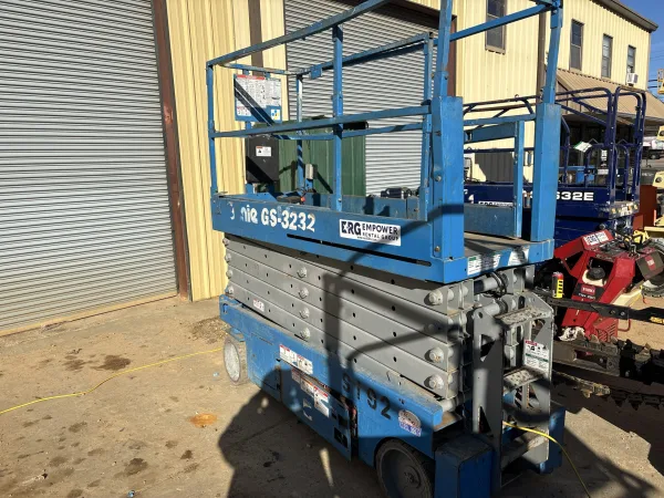 2012 Genie GS-3232