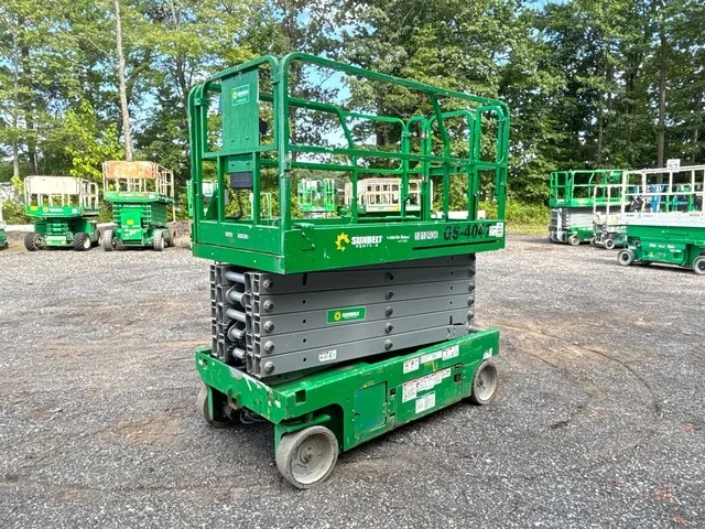 2017 Genie GS-4047