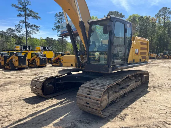 2023 Caterpillar 330