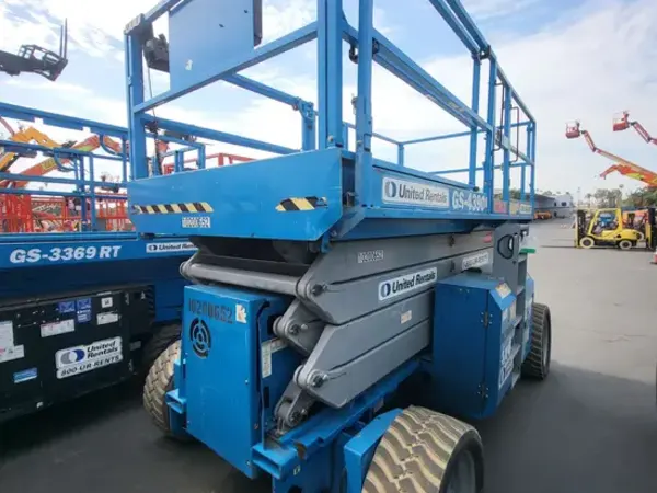 2013 Genie GS-4390 RT Rough Terrain