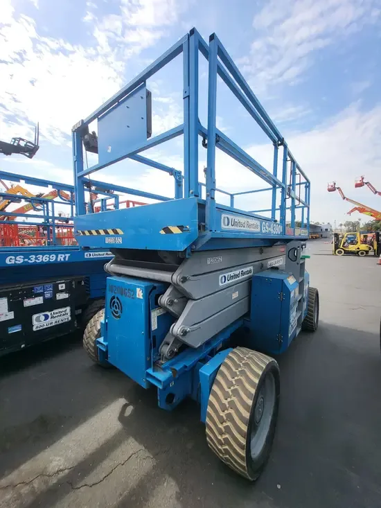 2013 Genie GS-4390 RT Rough Terrain
