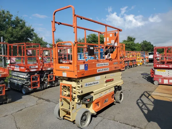 2017 JLG 2632ES