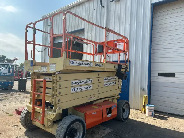 2017 JLG 4069LE