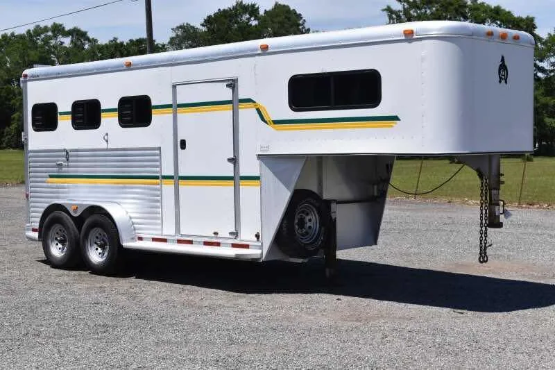 2006 Adam Trailers 7302 3 Horse Trailer