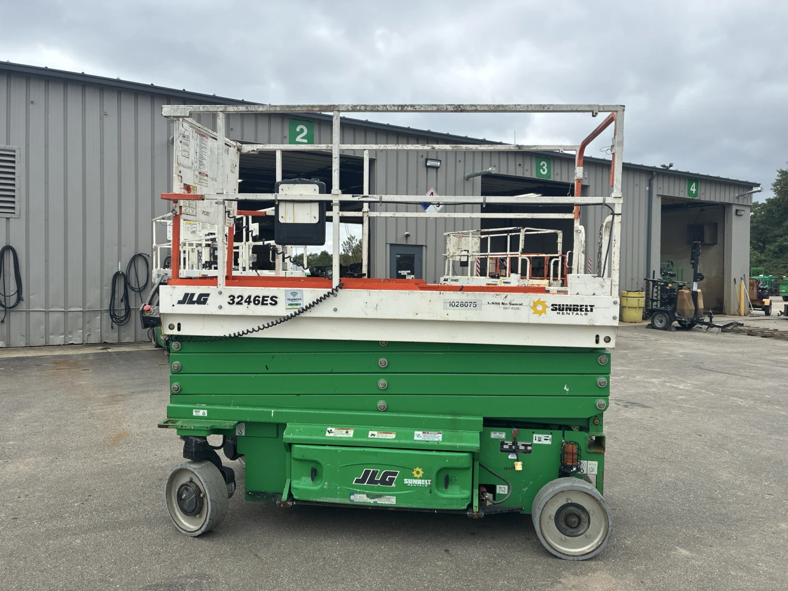 2017 JLG 3246ES
