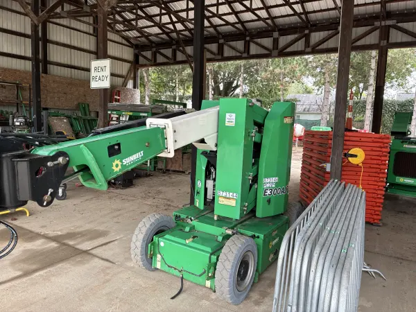 2016 JLG E300AJP