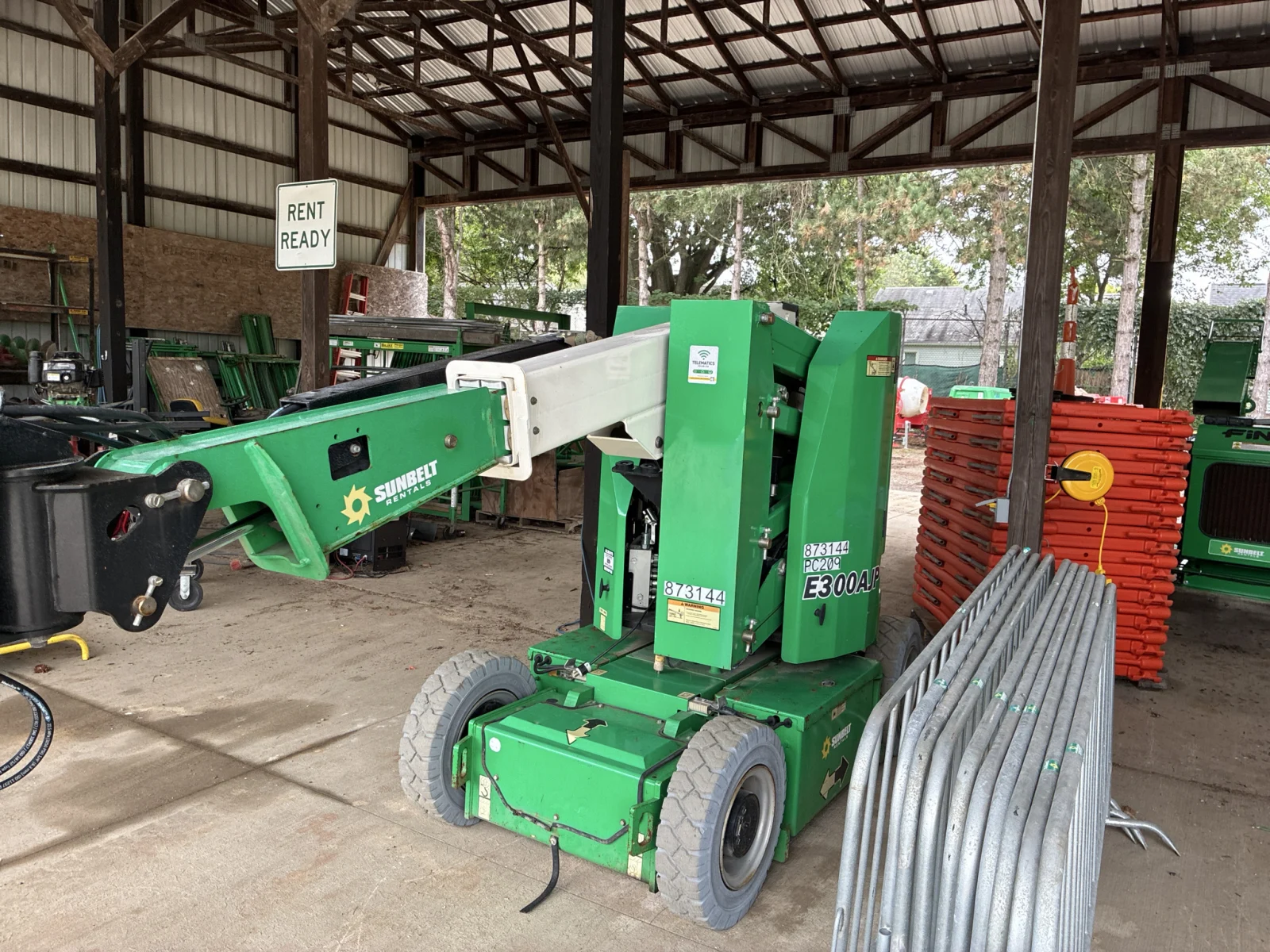 2016 JLG E300AJP