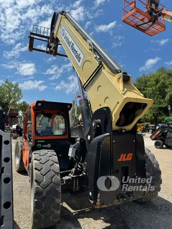 2021 JLG 1255