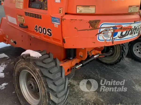 2017 JLG 400S