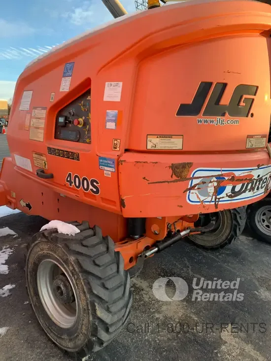 2017 JLG 400S