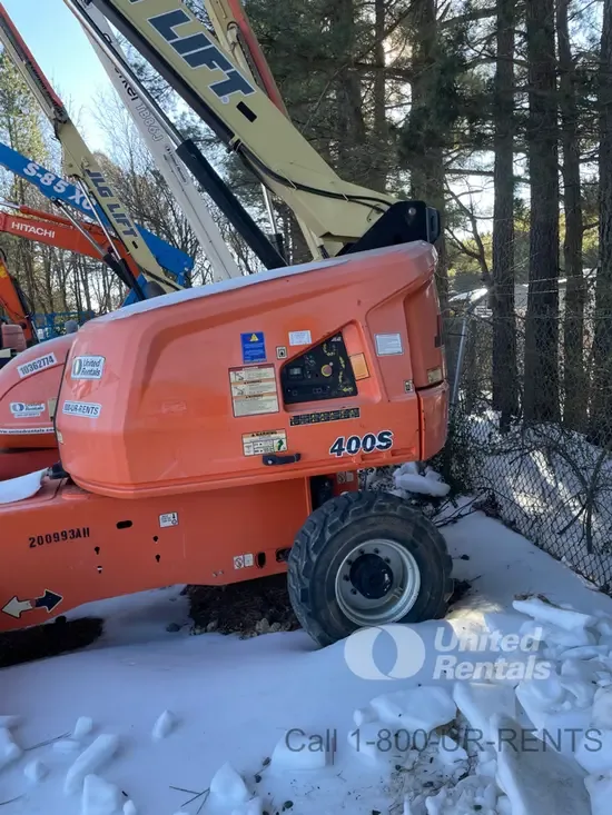 2018 JLG 400S