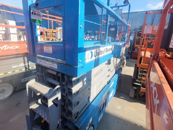 2017 Genie GS-3232