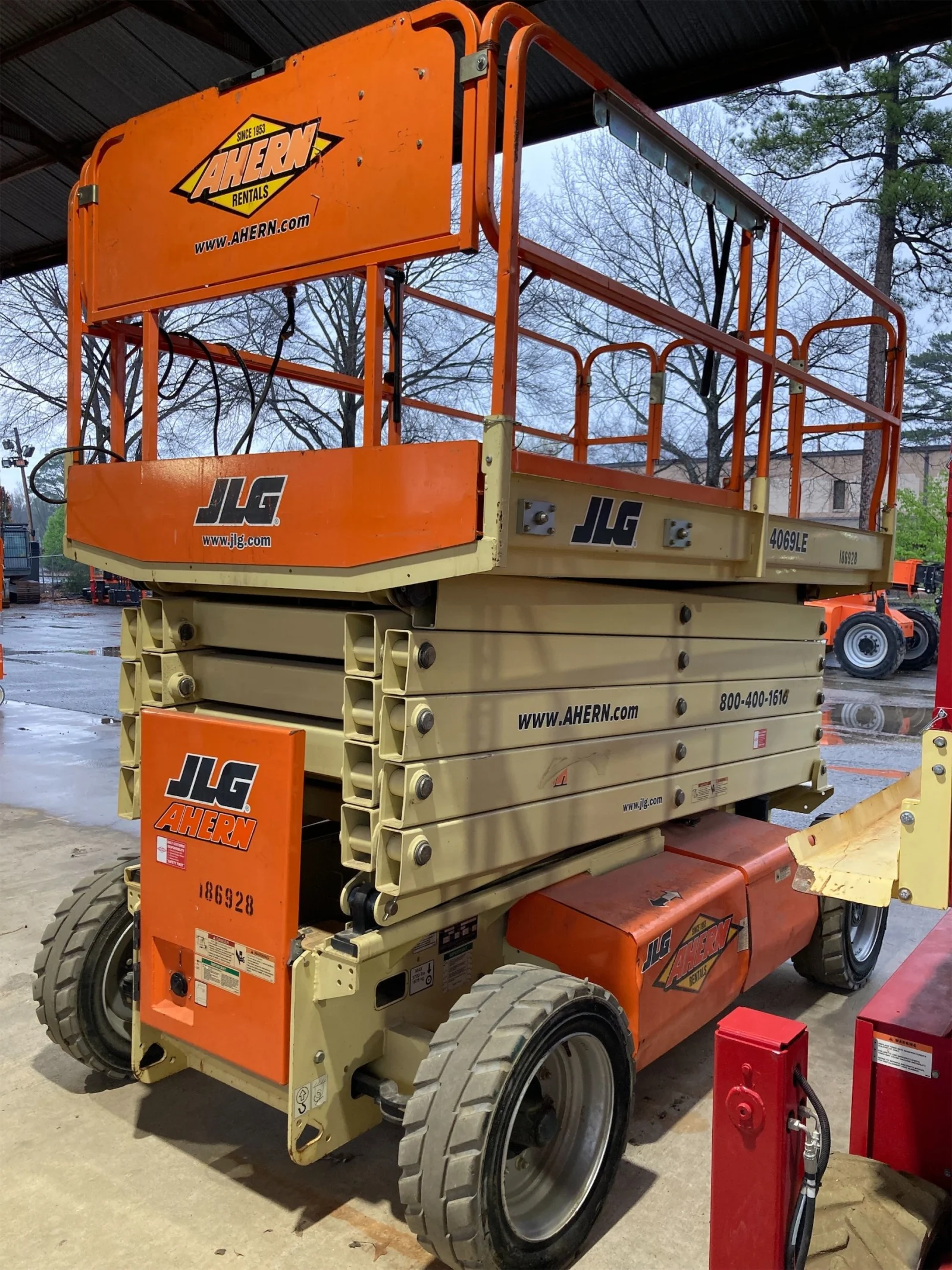 2017 JLG 4069LE