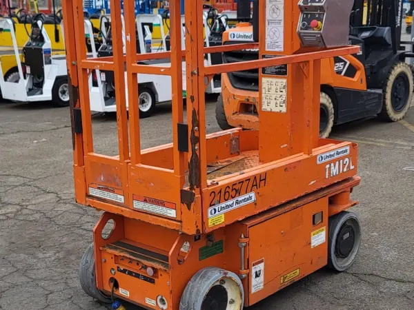 2018 Snorkel TM12E Self-Propelled One-Person