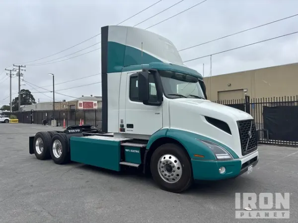 2023 Volvo VNR