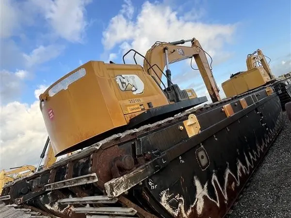 2021 Caterpillar 330