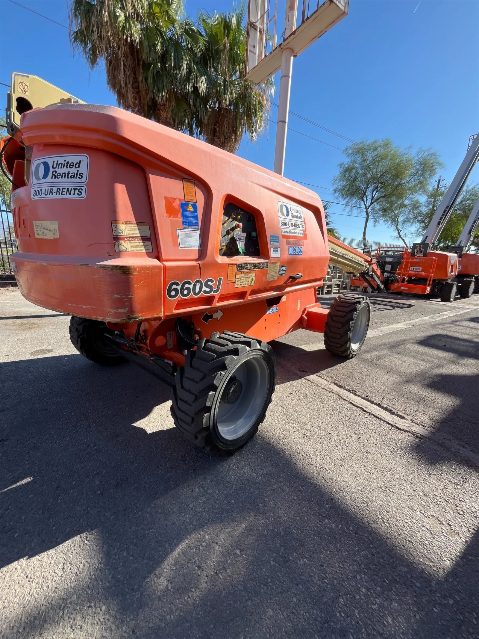 2019 JLG 660SJ