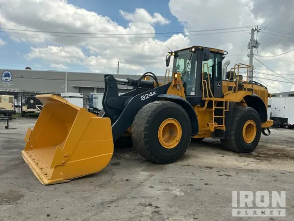 2012 John Deere 824K