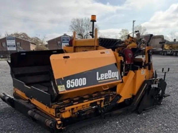2022 Leeboy 8500D