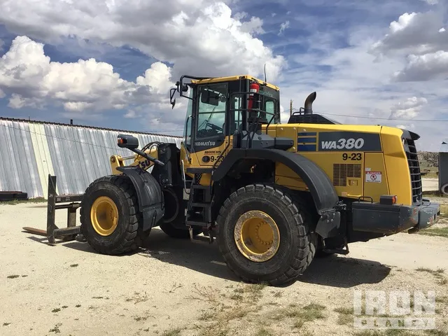 2016 Komatsu WA380-8