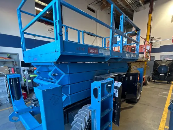 2017 Genie GS-4390 RT Rough Terrain