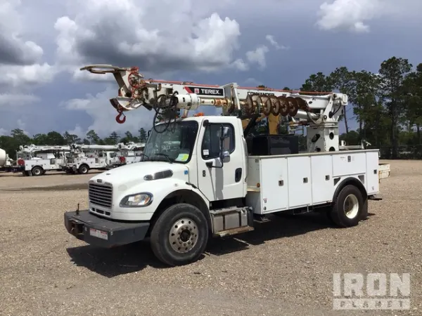 2017 Freightliner M2106